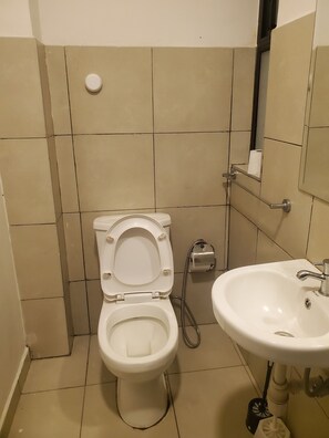 Håndklær, såpe og toalettpapir