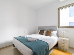 3 chambres, fer et planche à repasser, Wi-Fi gratuit, draps fournis