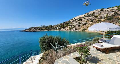 Villa Nikolitsa with privet beach