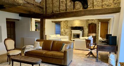 Manoir au Bord de Leau Avec Piscine Chauffée