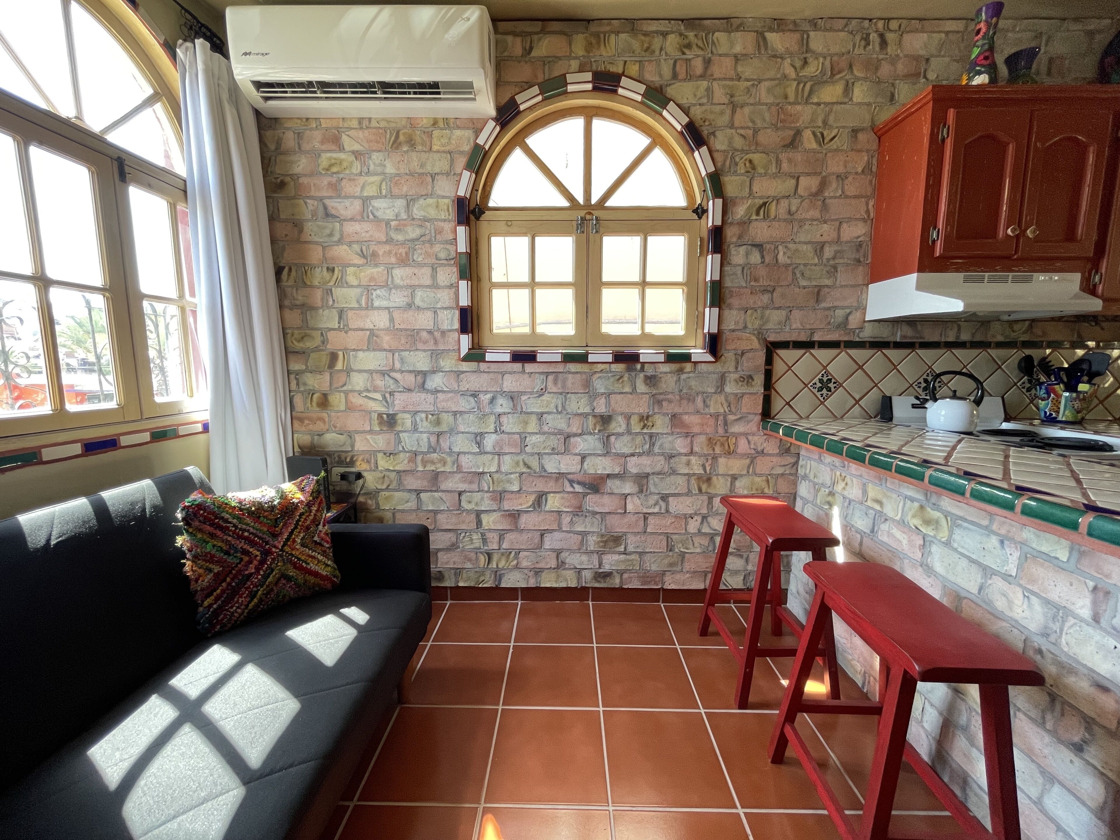 Traditional Apartment | Living area | Flat-screen TV, Netflix, streaming services