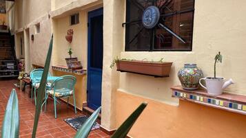 Traditional Loft | Terrace/patio