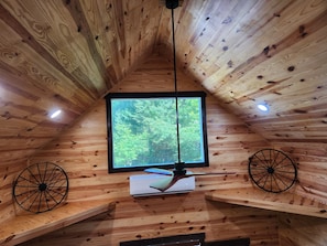 Interior - The Harmony Cabin A cozy one bedroom cabin! (Old Fort)