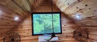 The Harmony Cabin A cozy one bedroom cabin!