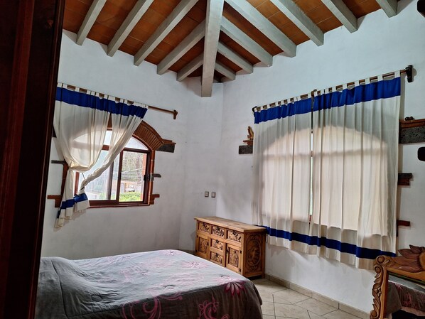 5 bedrooms, free WiFi, bed sheets