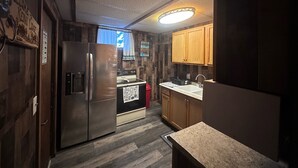 Private kitchen - Tide Place - Bear Den (Kenai)