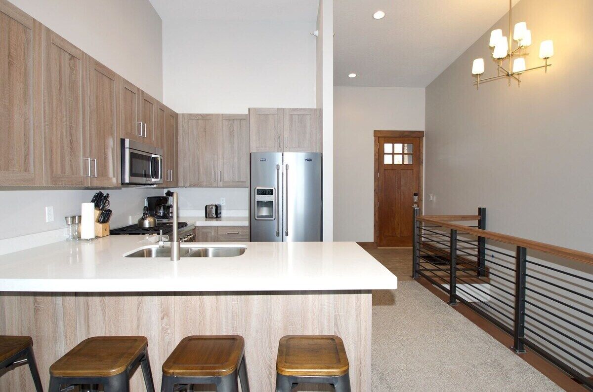 Kylskåp, mikrovågsugn, ugn och spishäll