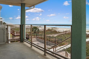 House, Multiple Beds (Farr Away Living) | Property grounds