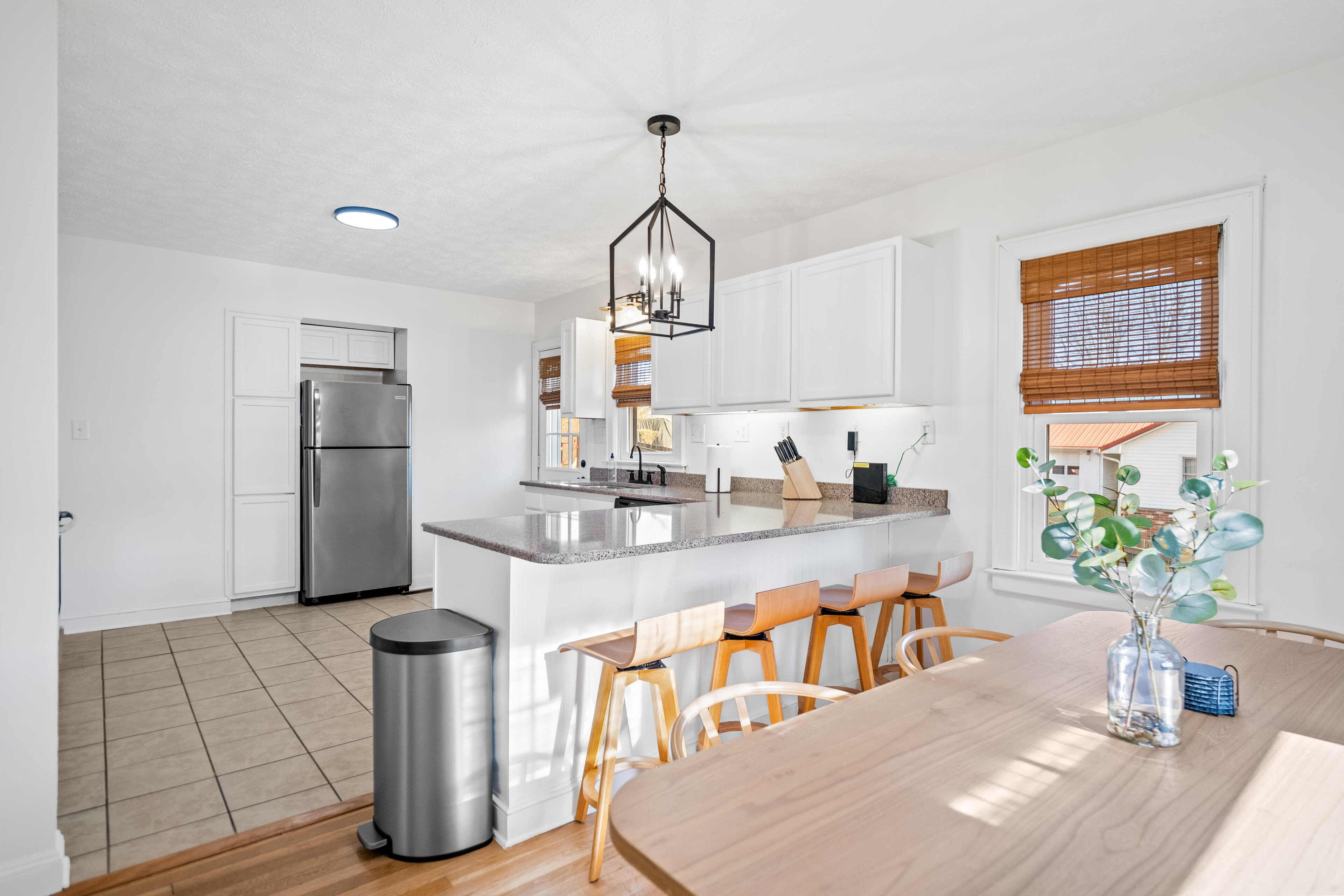 Réfrigérateur, micro-ondes, four, lave-vaisselle