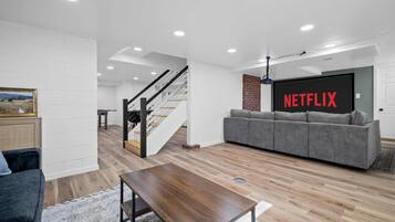 Télévision, baby-foot