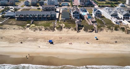 Sea Captain's Cottage 2; Oceanfront Cottage Court