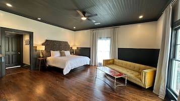 7 bedrooms, WiFi, bed sheets