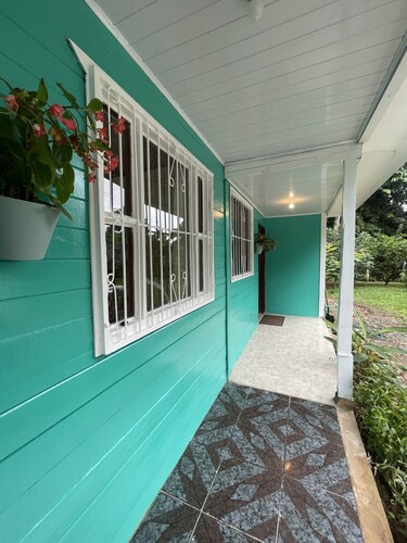 Am kleinen Fluss Rio Tuba.