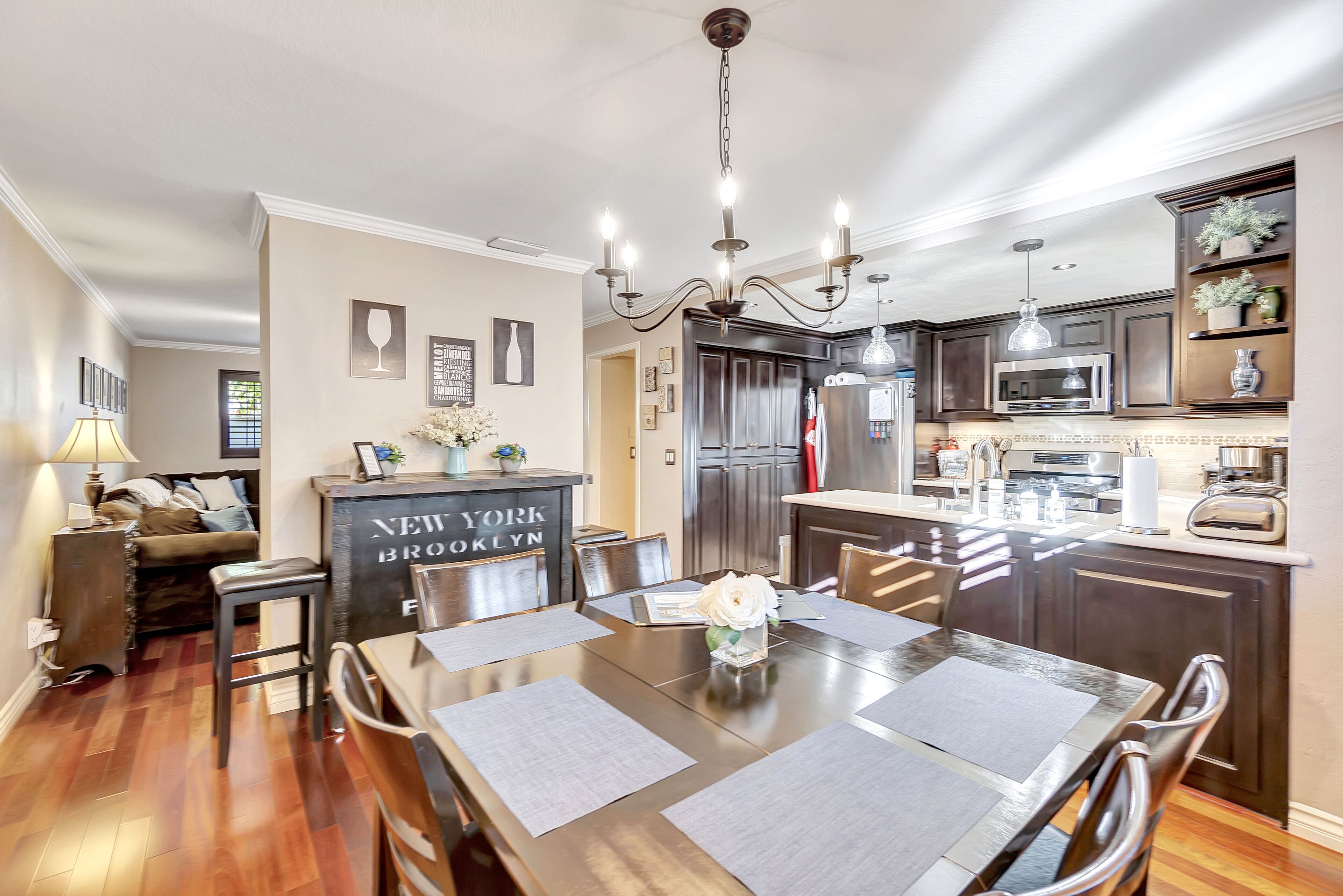 3BR, 2.5BA Luxury Condo w/Pool & Spa in Desirable Madison Heights in Pasadena