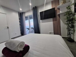 3 Schlafzimmer, Schreibtisch, Bügeleisen/Bügelbrett, kostenloses WLAN