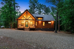 Exterior - Luxury Couples Cabin-Private Hot Tub, Arcade and Double Shower (Broken Bow)
