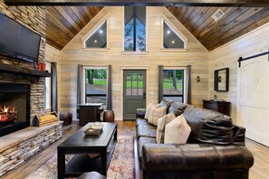 Tv, eldstad och tv-spel