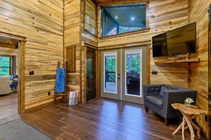 Televisión, chimenea, videojuegos