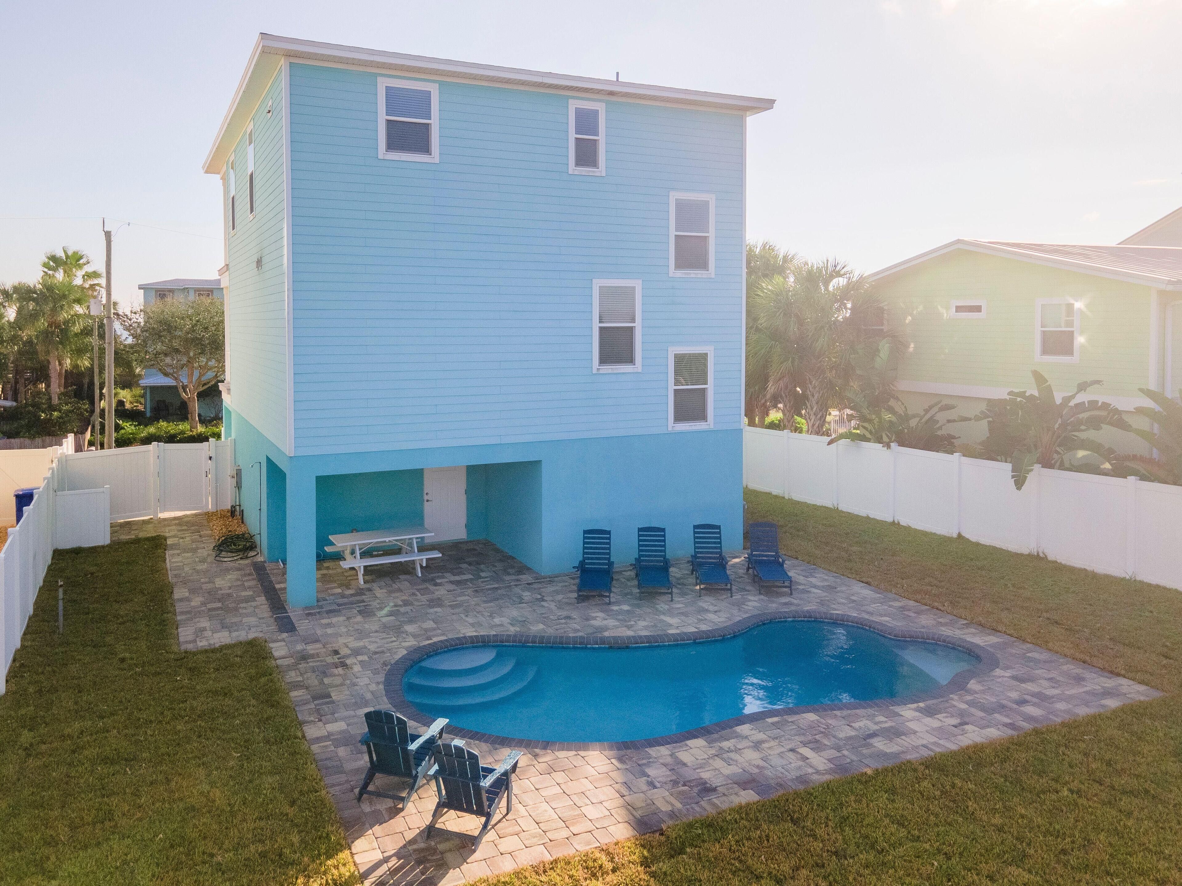 Lämmitetty uima-allas