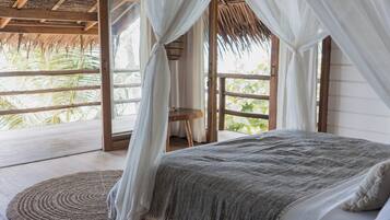 Double Room, Beach View | Free WiFi