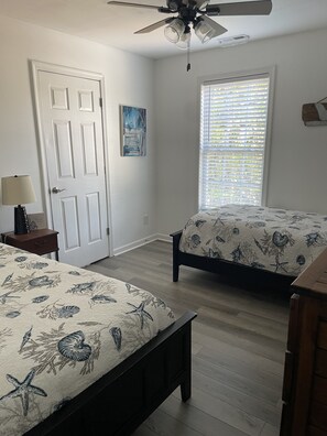 3 camere, una scrivania, Wi-Fi gratuito, lenzuola