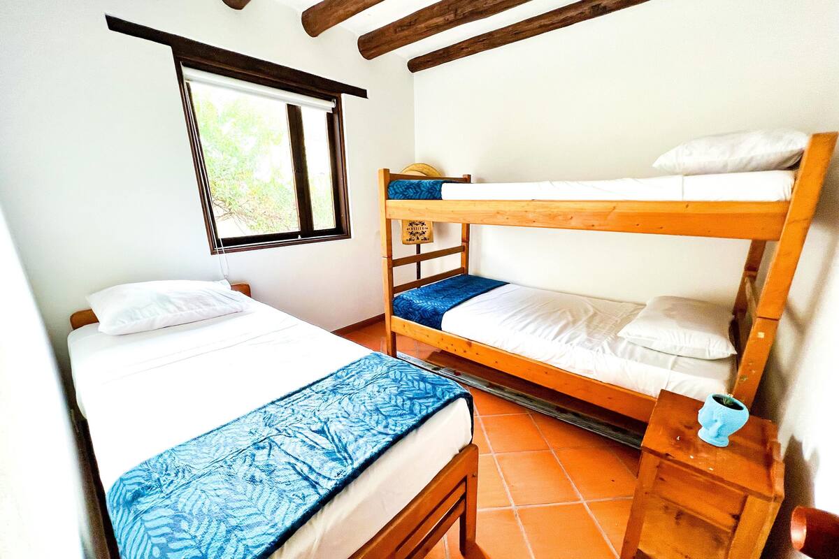 Eenvoudige slaapzaal | 1 slaapkamer, luxe beddengoed, gratis wifi, beddengoed