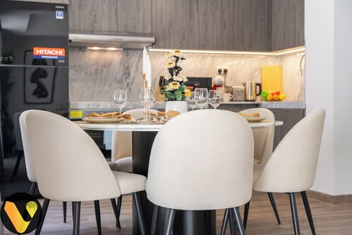 Vogue | Springs villa near Lake and Emirate Mall