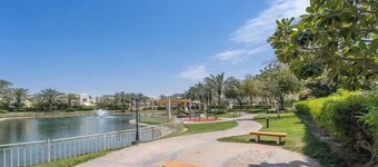 Vogue | Springs Villa Emirates Hills close to Mall of the Emirates | Ski Dubai