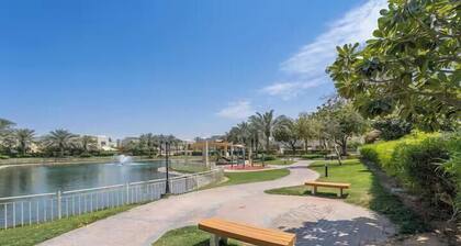 Vogue | Springs Villa Emirates Hills close to Mall of the Emirates | Ski Dubai