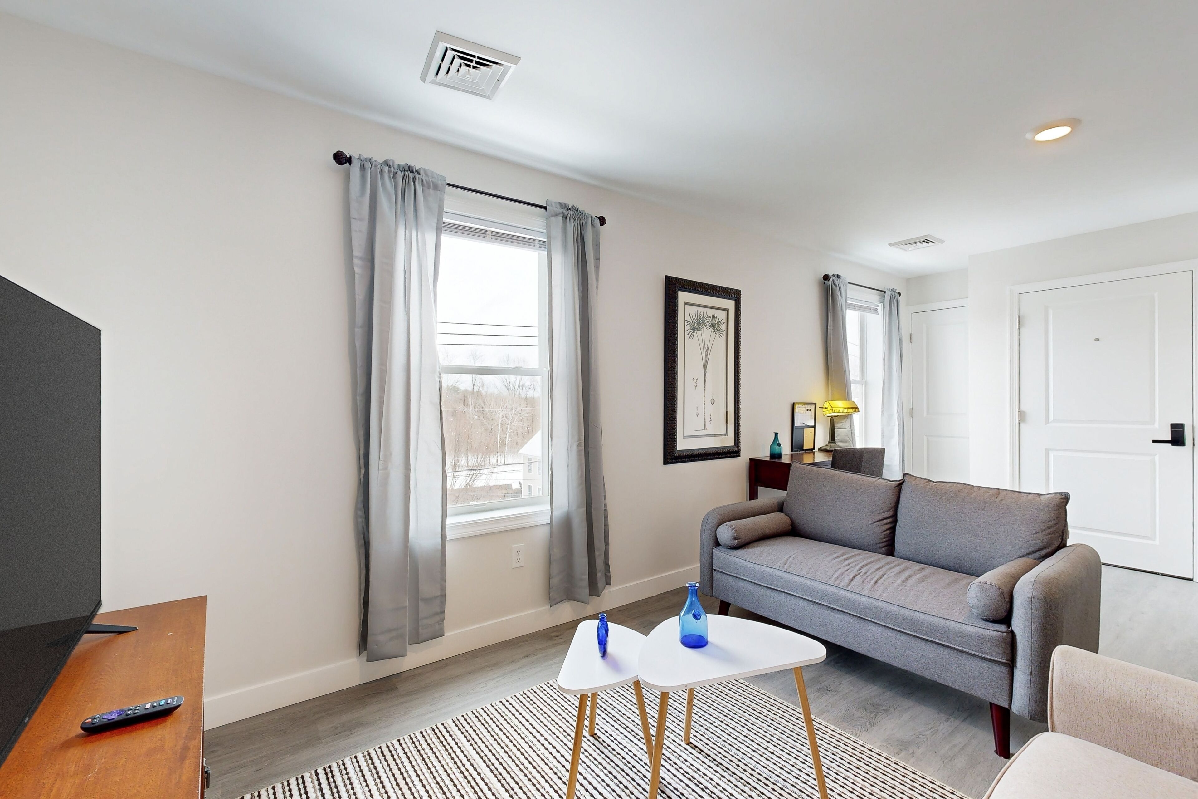 Dog-friendly condo with full kitchen, central AC, & fast WiFi in a walkable area