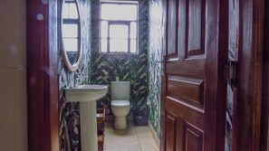 Towels, soap, shampoo, toilet paper