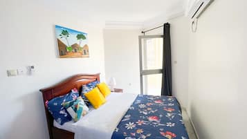 2 makuuhuonetta, silitysrauta/-lauta, Wi-Fi, vuodevaatteet