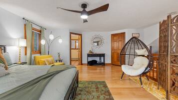 5 bedrooms, desk, iron/ironing board, WiFi
