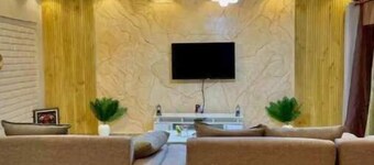 trois chambres et salon avec un balcon à Porto Novo, Oueme, Benin