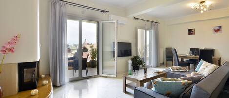 Smart TV, caminetto