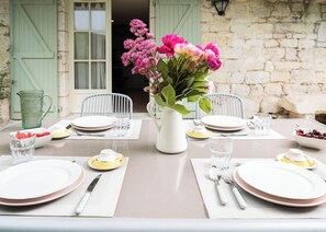 Outdoor dining