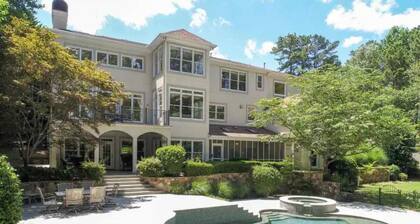 Sunrise Villa - 7000 sf: 5 king/1 queen/7 single beds, heated pool, great views