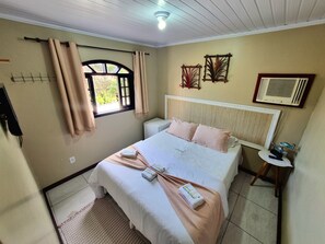 Quarto Duplo Standard | Free WiFi, bed sheets - POUSADA TUIUIU (Angra dos Reis)
