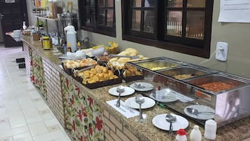 Free daily self-serve breakfast