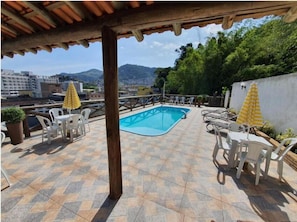 Outdoor pool, open 9:30 AM to 10:00 PM, pool umbrellas, pool loungers - POUSADA TUIUIU  (Angra dos Reis)