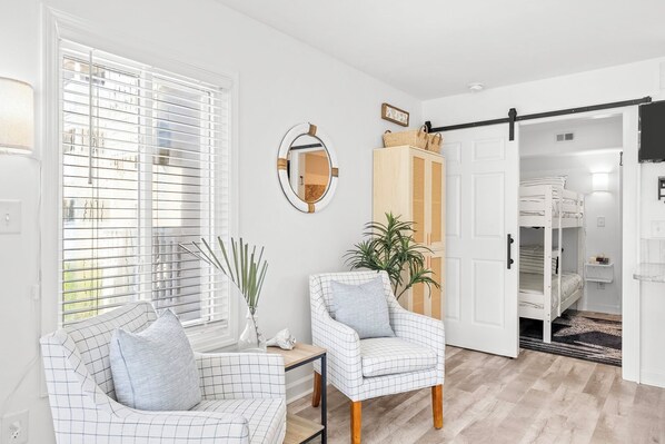 2 dormitorios, tabla de planchar con plancha, wifi gratis y ropa de cama