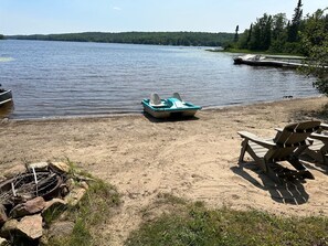 On the beach - Serene Buck Lake Muskoka Cottage- year round- boat -fish-Ski- Snowmobile- ATV- (Sprucedale)
