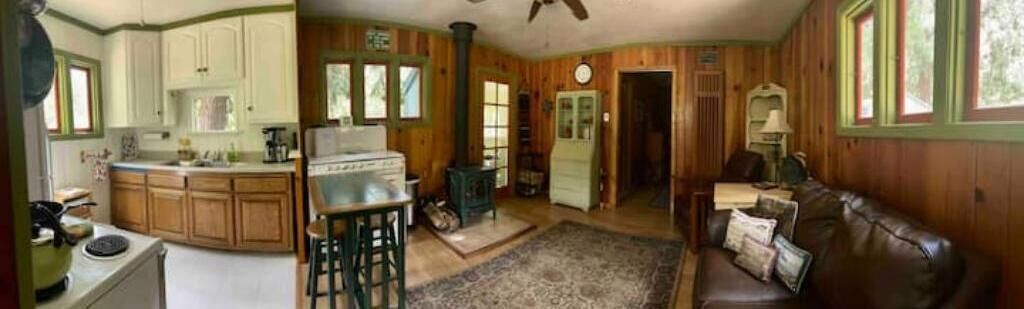 Télévision, cheminée, lecteur de DVD