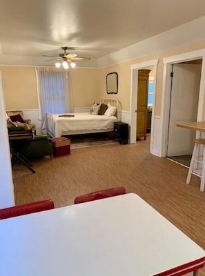 3 chambres, Wi-Fi gratuit, draps fournis