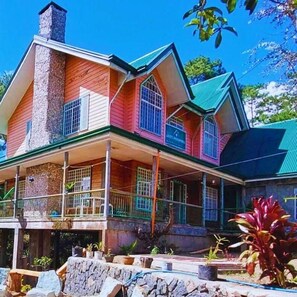 Front of property - ROOMS AT AN AMERICAN-STYLE CABIN (Sagada)