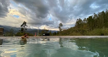 Chalet en el Campo muy Discreto con Jakuzzi a Temperatura Termal y Piscina FrĂa