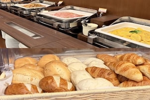 Se sirve desayuno por un coste adicional