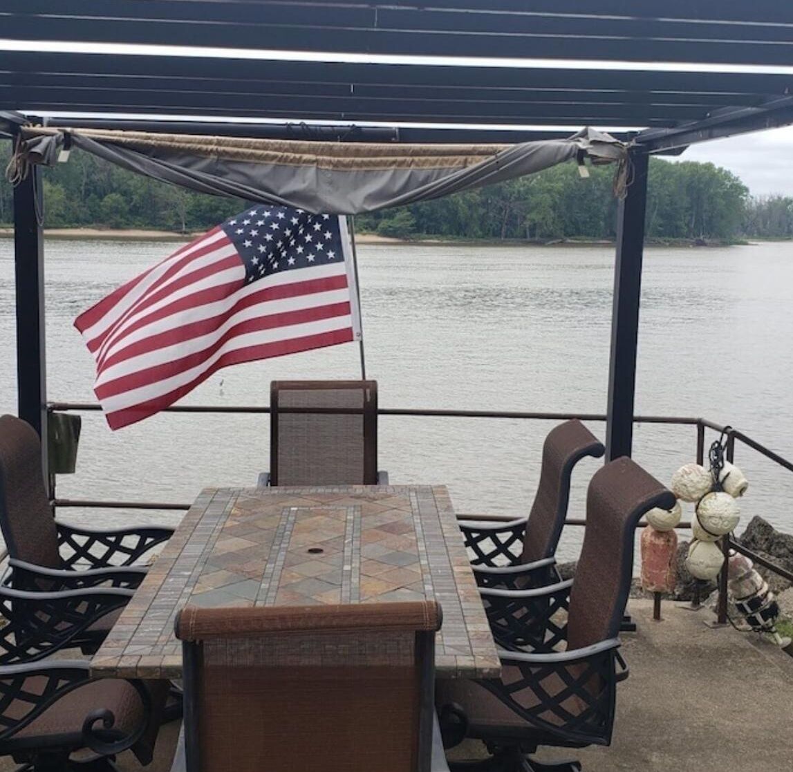 Mississippi Cabin with Boat dock