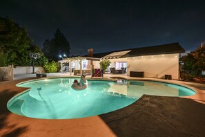 Pool - Mins to Disney! Luxury 4BD - Pool & Arcade (Fullerton)