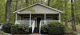 River Retreat Cabin